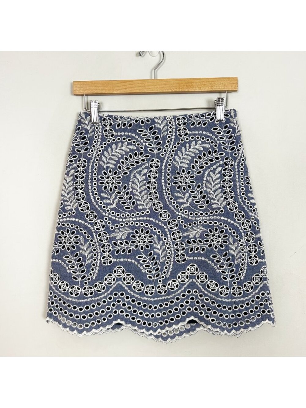 NEW Loft Blue Fully Embroidered Mini Skirt Scalloped Hem Preppy Size 2 Petite